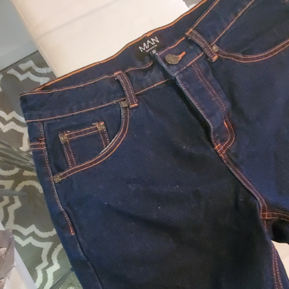 Shorts - Picture 3 of 3